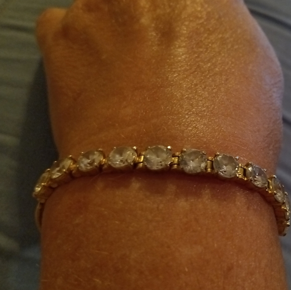 Gorgeous Australian Crystal Bracelet - Picture 8 of 10